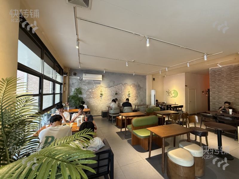 厚街涌口光輝北路‘冷飲店’轉讓【旁邊有市場門口、村口位置、人流量大、周邊住宅密集】