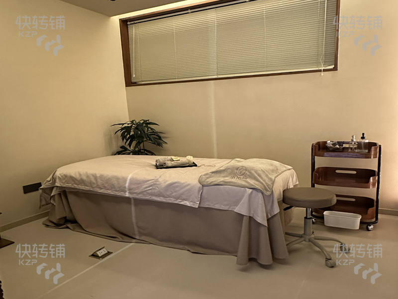 石龍裕興路美容院空鋪轉讓【豪華裝修、會員多、正對星匯商業中心、沃爾瑪、小區密集、入住率高】