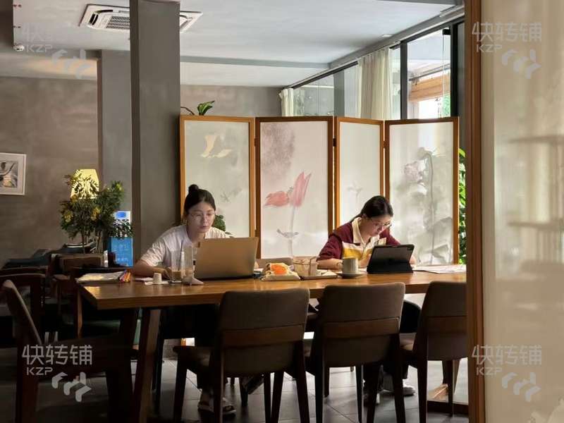 樟木頭康寶街獨棟'咖啡店'轉(zhuǎn)讓【緊挨著天和百貨、4年老店、上下四層、生意穩(wěn)定】