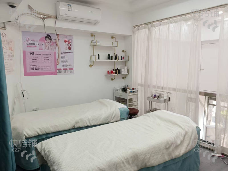 广州南沙区富佳北街空铺转让【小区楼下、客流稳定、上下三层、利用空间大】