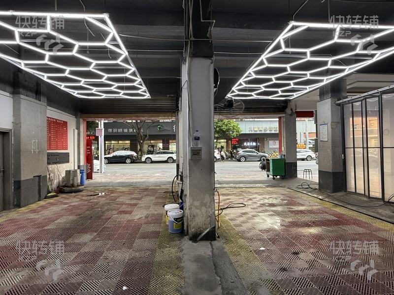 東城黎川大型汽修店轉讓【門面大氣顯眼，停車方便、有穩定客源，車流量大】