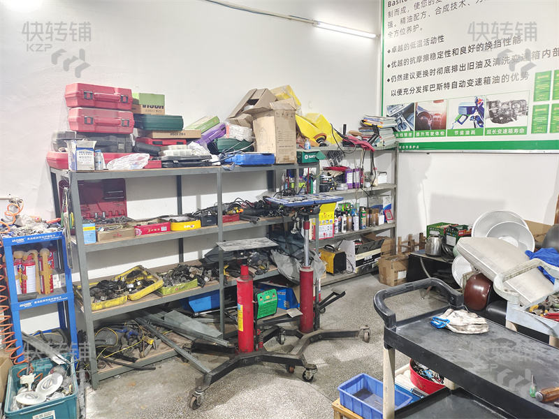 高埗‘中心大道’汽車美容維修店轉(zhuǎn)讓【十年老店、會員200-300、旁邊文化廣場、學(xué)校、工業(yè)園、住宅區(qū)多，老客戶多】