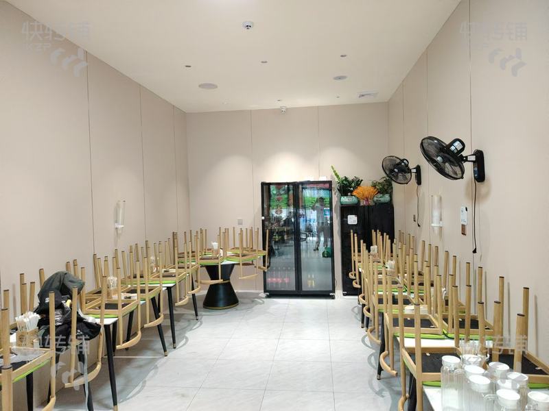 南城蛤地UCC餐飲店轉讓【周邊寫字樓大廈、公寓住宅小區圍繞，全新裝修，消費力強】