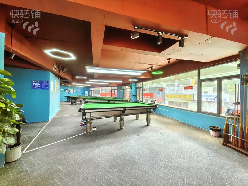 大嶺山臺球俱樂部轉讓【正對豪華酒吧、KTV、近新世紀領居、地鐵口、盈利中、每天固定熟客進店，停車方便】