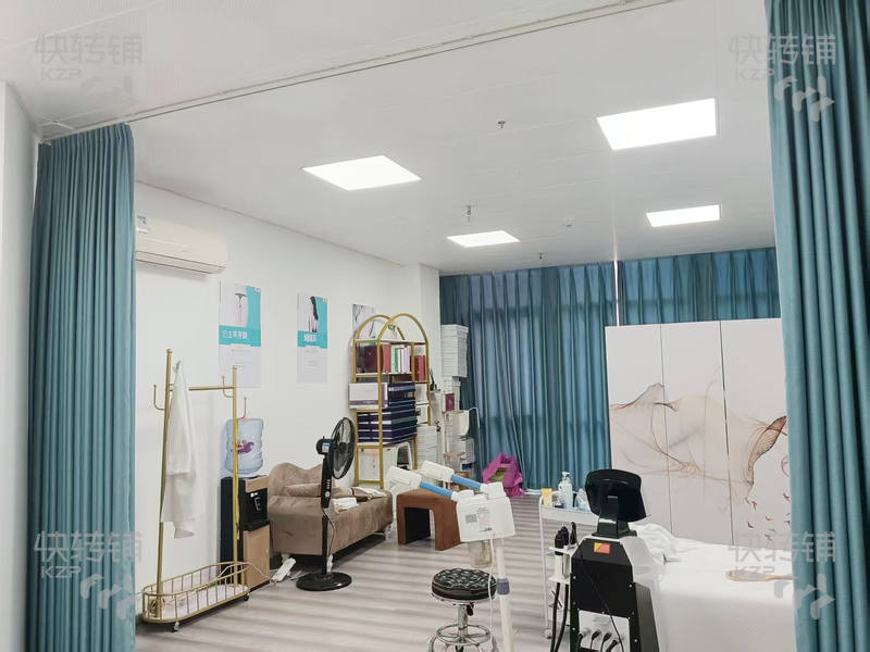 广州南沙区富佳北街空铺转让【小区楼下、客流稳定、上下三层、利用空间大】