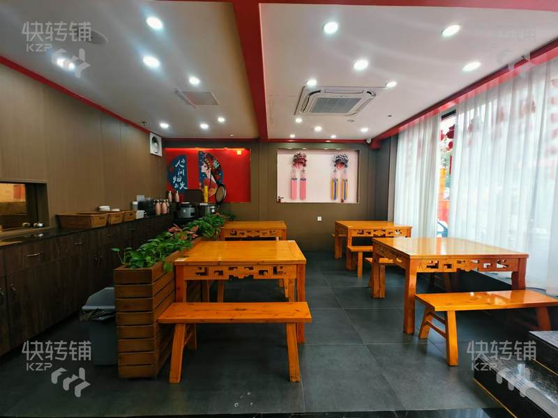 清溪南峰華桂園川菜館轉(zhuǎn)讓【大型小區(qū)樓下、周邊都是小區(qū)、別墅，旁邊三星公園】