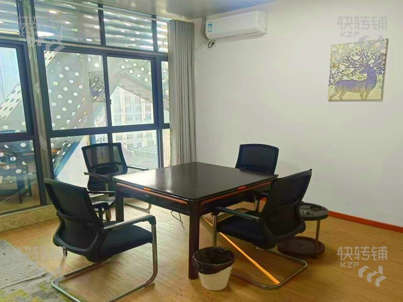 厚街地鐵站旁臺球俱樂部轉讓+可分租【周邊有商業街、購物廣場、住宅公寓密集、寫字樓大廈內、人流量大】