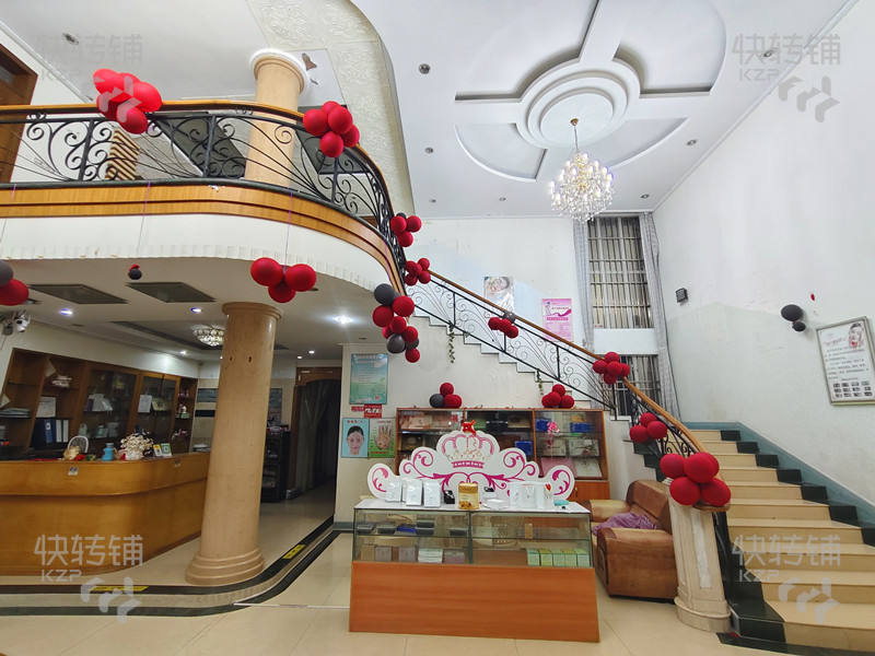 轉(zhuǎn)讓大朗政府附近美容院十多年老店帶會(huì)員?儀器一同轉(zhuǎn)讓，接手即可盈利【老客戶多、住宅人口密集、8個(gè)車位收租】