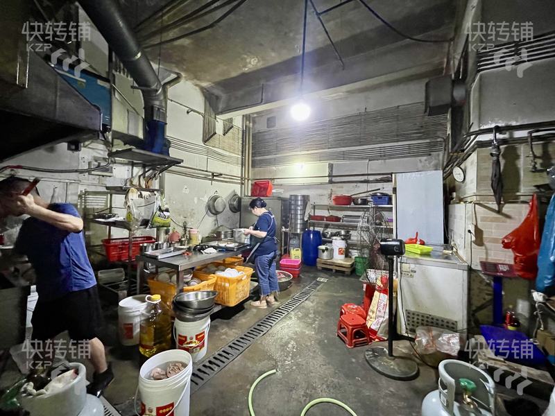 南城“萬象府”小碗菜餐廳轉讓【日營業3500+，南城CBD中心、公交站臺、多個高端小區、人流繁華地段】