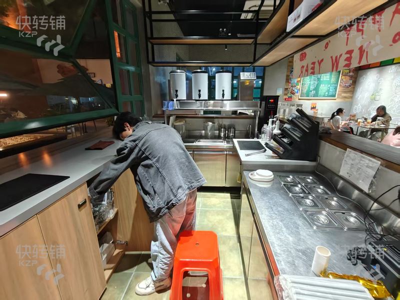 莞城‘工農8號’泰國菜餐飲店轉讓【創意園門口、百萬投資、美食酒吧清吧一條街、旁邊高端小區】