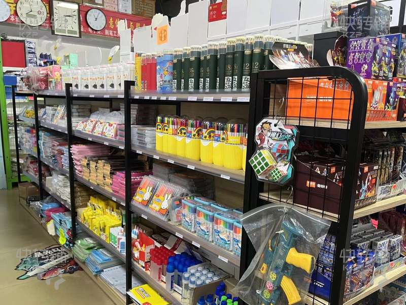 東坑坑美社區(qū)旁晨光文具店轉(zhuǎn)讓【附近有幼兒園和小學(xué)、經(jīng)營(yíng)多年生意穩(wěn)定、雙門(mén)面招牌醒目】