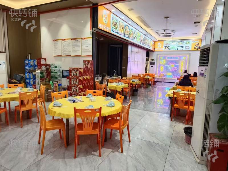 南城‘眾創(chuàng)金融街’老成都龍蝦館宵夜店轉(zhuǎn)讓【轉(zhuǎn)角雙招牌、路口處、前面大潤發(fā)和宏遠酒店】