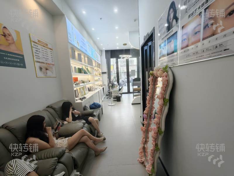 虎門萬科小區(qū)‘美甲美睫店’轉(zhuǎn)讓【處小區(qū)大門旁、裝修精美、學校、別墅區(qū)】