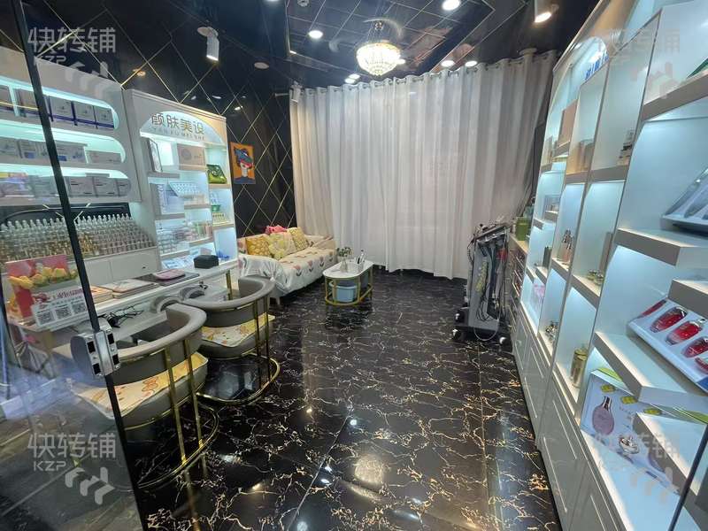 茶山盧邊廣場美容店轉或招美甲美睫合伙人，可空鋪轉【處蜜雪冰城，盧邊廣場入口處，晚上是夜市街】