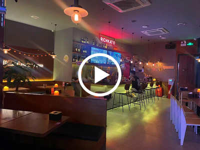松山湖濱湖萬科里‘小酒館’轉讓/合適各種餐飲【可單租白天場，旁邊酒店、濱湖廣場、住宅小區(qū)、寫字樓圍繞、客流量大、附近競爭小】
