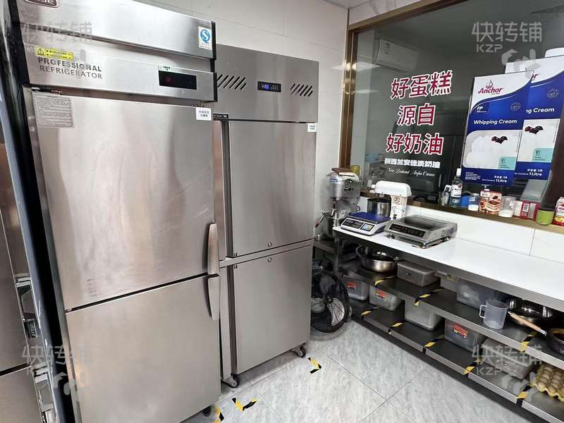 中堂東港城加盟吉芝味烘焙店轉(zhuǎn)讓【鎮(zhèn)中心位置，豪華裝修，路邊有車位，周邊競(jìng)爭(zhēng)少，小區(qū)臨街】