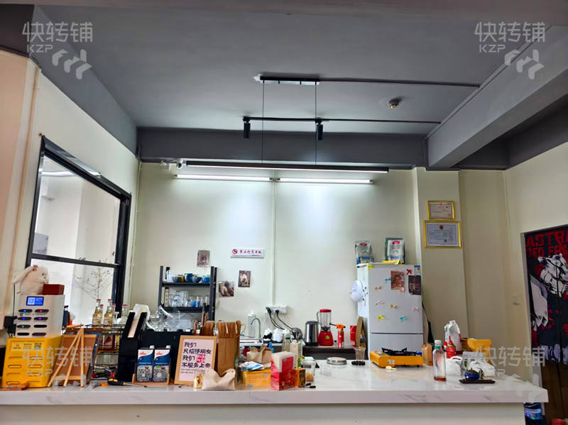 東城新世紀星城'咖啡館'轉讓【幾大小區包圍著、入住率高、可空鋪做任何行業】