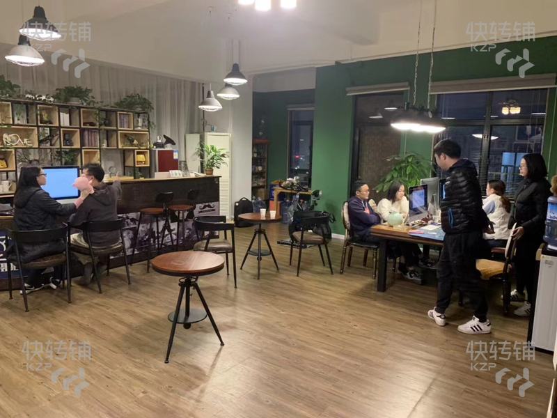 空鋪招租，厚街大道婚紗攝影館轉(zhuǎn)讓，可單層招租、分租【帶露天攝影取景地、停車(chē)方便、】