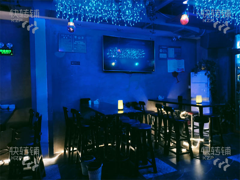 大嶺山南一路酒館清吧轉(zhuǎn)讓或找合伙人【周邊有多個(gè)小區(qū)、大嶺山中學(xué)，人流量穩(wěn)定】