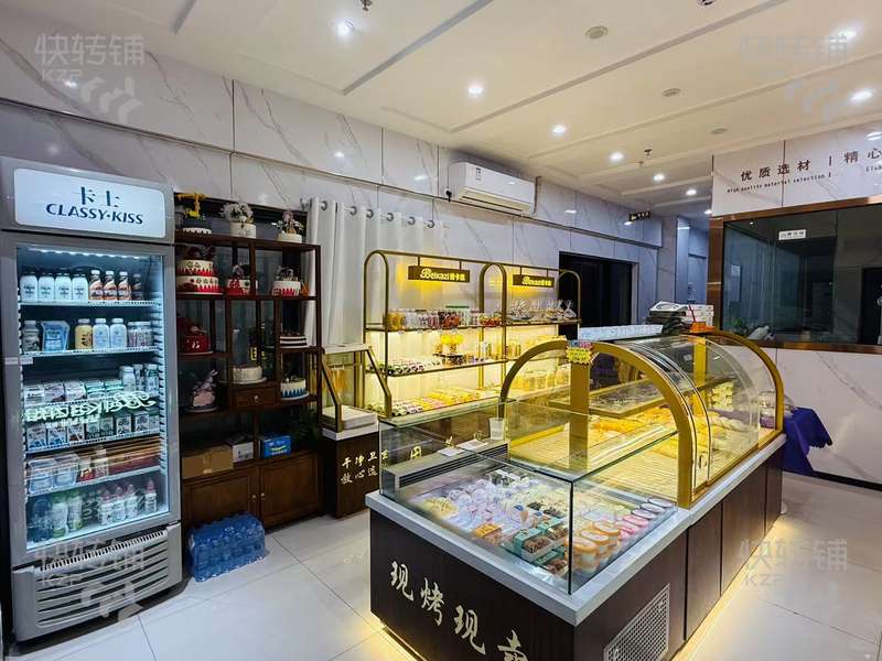 常平萬(wàn)科城烘焙店轉(zhuǎn)讓【嘉榮超市旁、轉(zhuǎn)角位、高端小區(qū)內(nèi)鋪、上萬(wàn)戶(hù)業(yè)主、正對(duì)大型培訓(xùn)班、無(wú)競(jìng)爭(zhēng)】可空鋪