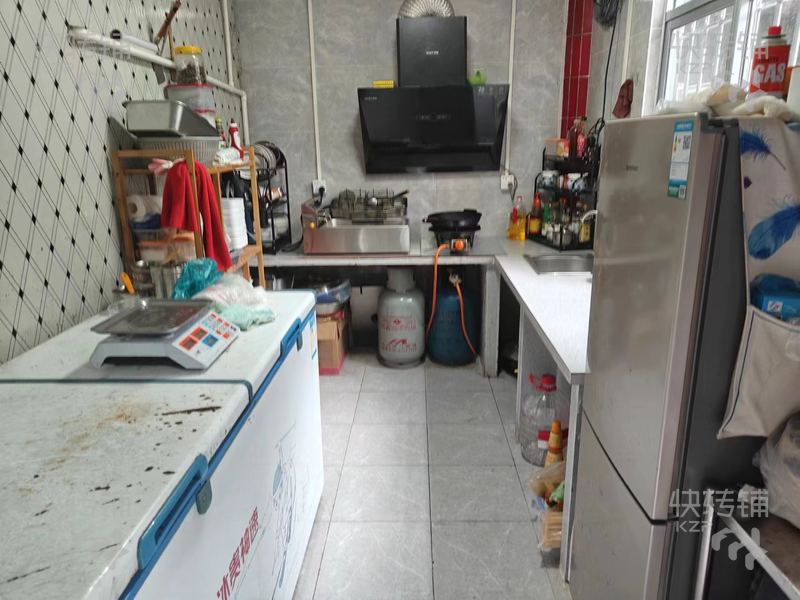 可空轉(zhuǎn)，鳳崗雁田‘精釀鮮啤店’轉(zhuǎn)讓【帶牌子生意，店內(nèi)雙門面、可做加盟代理商、也可空轉(zhuǎn)做餐飲燒烤等】