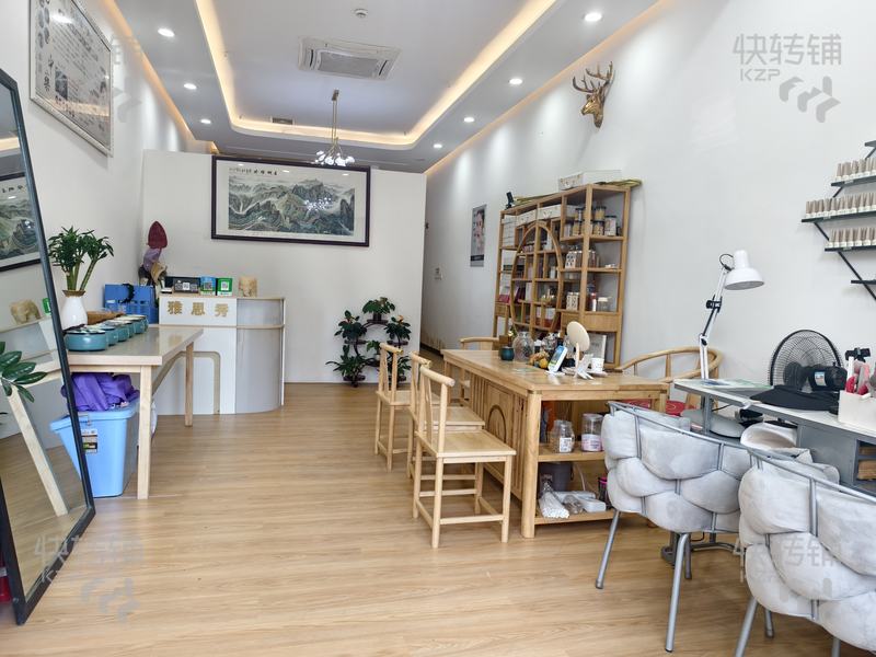 急轉，厚街萬達金街美容院轉讓【租金便宜，大型住宅小區(qū)圍繞，商圈自帶人流，推廣拓客很方便】