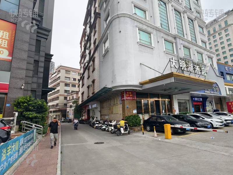虎門北柵’快餐店‘轉讓【大明湖酒店一樓、對面溢豐大廈、附近花園小區圍繞、路口通道位置】