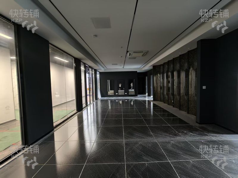 松山湖‘樂創港大廈’頭療會所轉讓【挨著萬象匯，翠瓏灣小區，電梯口旁，帶6個房間！】