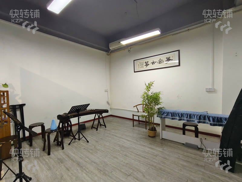 東城蔚藍星湖藝術培訓一樓招租【兩個門面，適合行業多，住宅小區、幼兒園小學圍繞，本地口碑好】