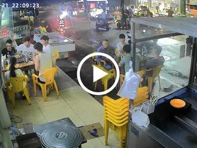 石龍青林路自選快餐+燒烤店轉(zhuǎn)讓【處于熱鬧美食夜市街，可空鋪做超市便利店】