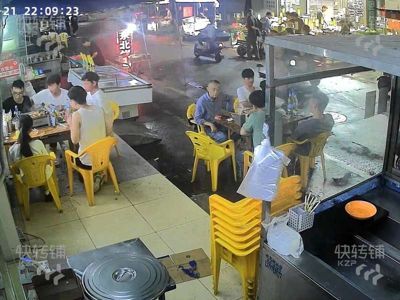 石龍青林路自選快餐+燒烤店轉讓【處于熱鬧美食夜市街，可空鋪做超市便利店】