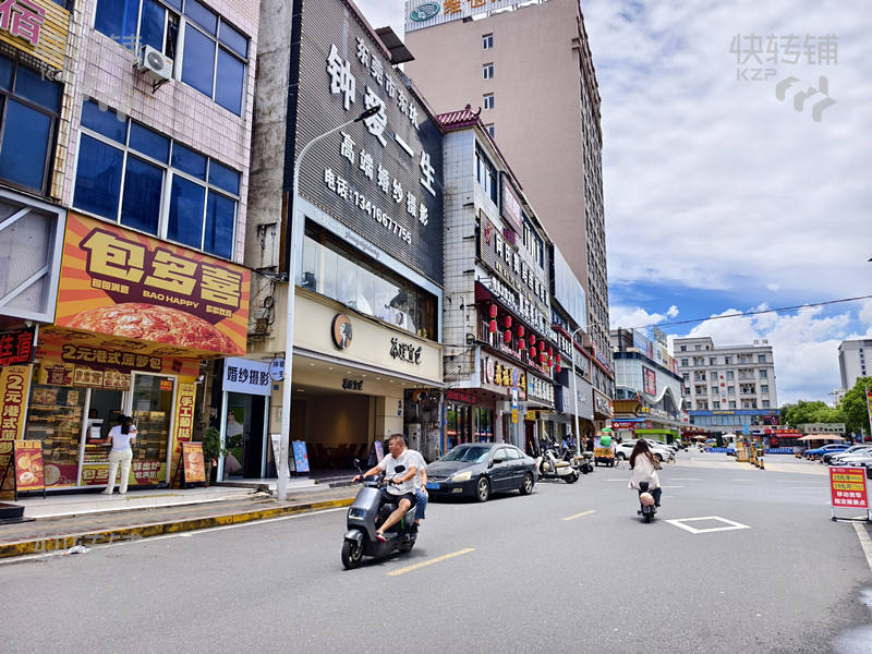 東坑文閣路整棟面包店轉讓【萬和百貨旁、四季廣場對面、這條街全是加盟連鎖店、空鋪適合任何行業】