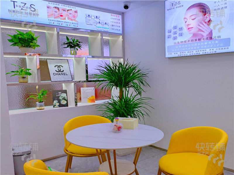 大嶺山振華路美容店轉讓【挨著十字路口、精裝修、周邊多個商場環繞、住宅、小區、學校密集】可空鋪