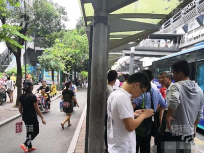 地铁站公交站旺铺转让