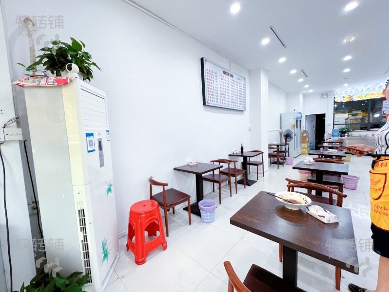 寮步‘橫坑綜合市場’餐館轉讓【橫坑市場旁、周邊全住宅小區、以及工業產業園，適合兩夫妻做】