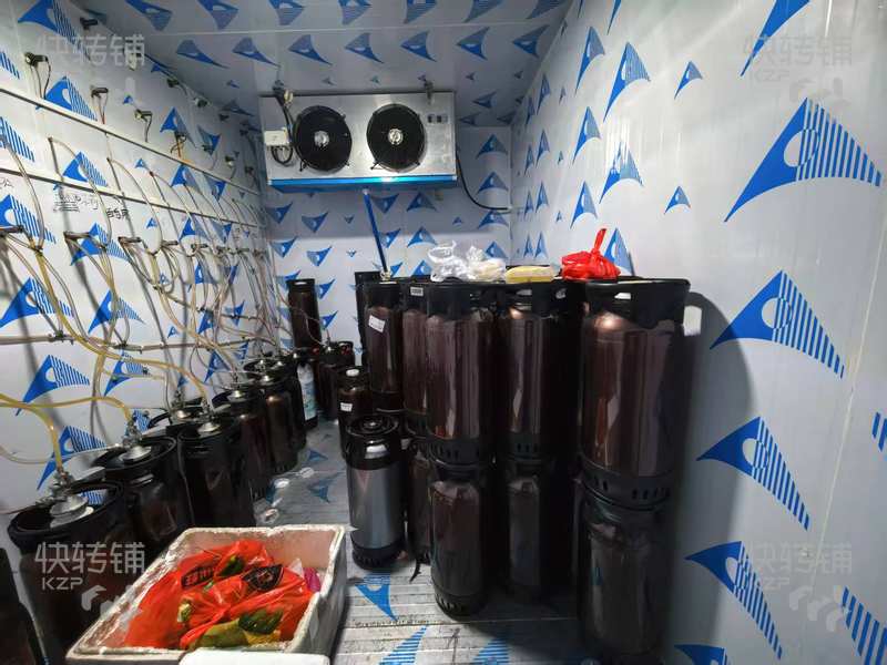 廣州市增城區(qū)‘精釀小酒館’轉(zhuǎn)讓【輔料城商圈、附近公寓、住宅環(huán)繞、人口密集、中高端消費(fèi)】
