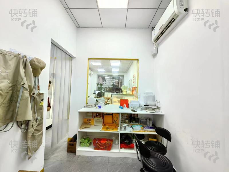 長(zhǎng)安“蓮峰路”烘焙店轉(zhuǎn)讓【商業(yè)中心、人氣旺，近鄰天虹商場(chǎng)、人流大，適合做任何行業(yè)】