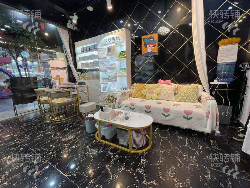 茶山盧邊廣場美容店轉或招美甲美睫合伙人，可空鋪轉【處蜜雪冰城，盧邊廣場入口處，晚上是夜市街】