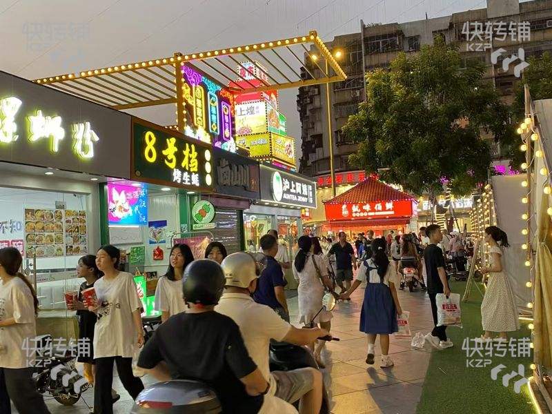 石龍‘金沙灣購物廣場’女裝空鋪轉(zhuǎn)讓【真正的人流旺鋪，隨時考察人流量，商圈人氣旺，美食街，夜市街】
