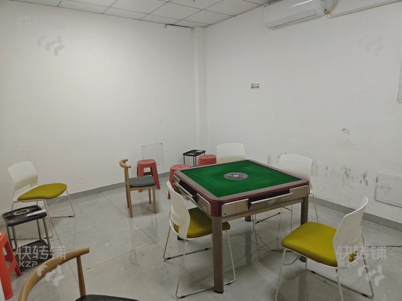 厚街“萬達金街”棋牌室轉讓【地鐵口、步行街、商圈自帶人流、租金便宜】