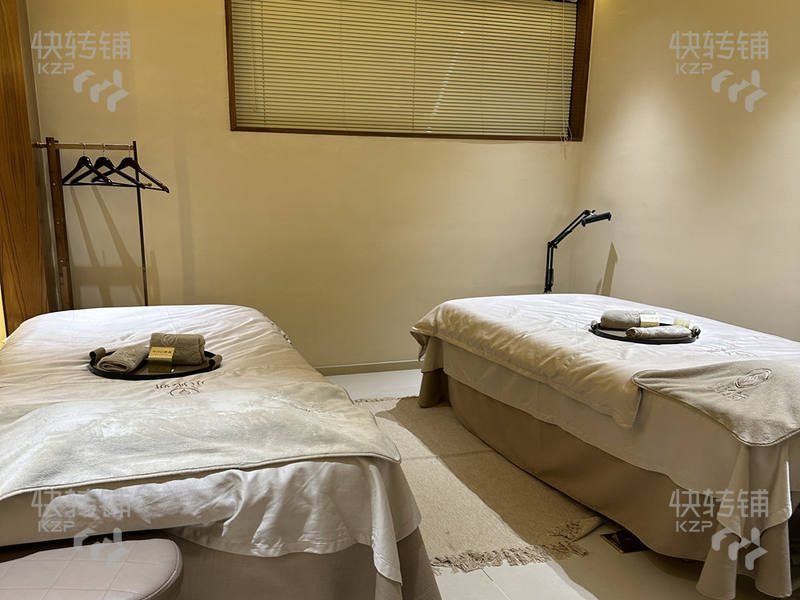石龍裕興路美容院空鋪轉讓【豪華裝修、會員多、正對星匯商業中心、沃爾瑪、小區密集、入住率高】