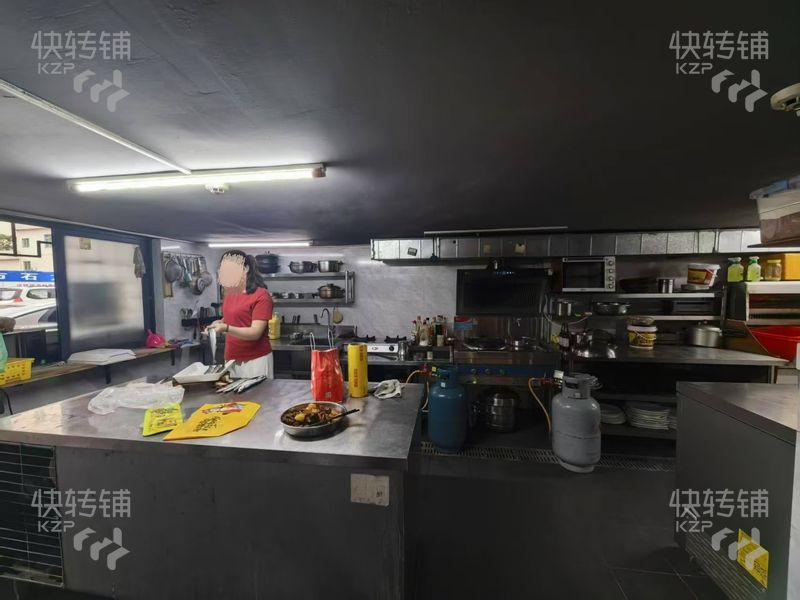 石龍鎮(zhèn)西湖西路客運(yùn)站燒烤店轉(zhuǎn)讓【緊挨著過街天橋，客運(yùn)站，旁邊是金沙灣購(gòu)物廣場(chǎng)，消費(fèi)力強(qiáng)】