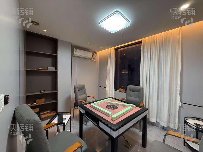 虎門大道臺球棋牌俱樂部轉讓【黃河時裝城商圈、蘭威國際酒店4樓、周邊批發(fā)城、購物商場、銀行寫字樓多】