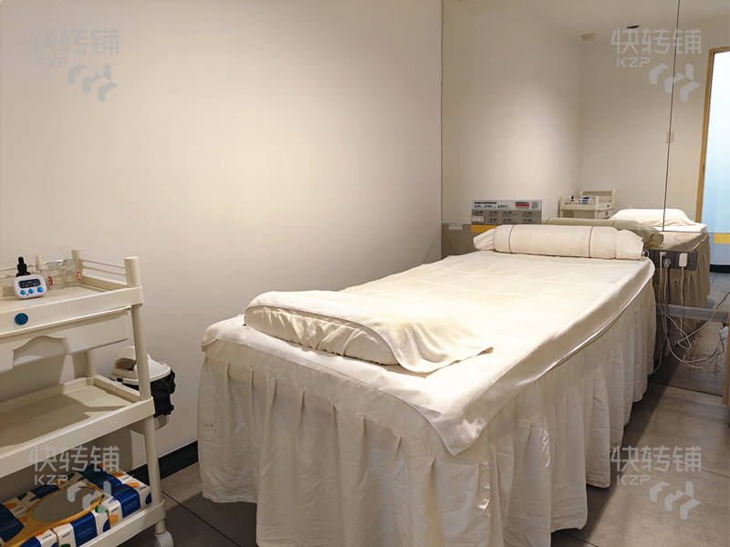 東城‘新世紀星城’采耳美容院轉讓【小區門口出入口位置、大型住宅區圍繞、拓客方便】