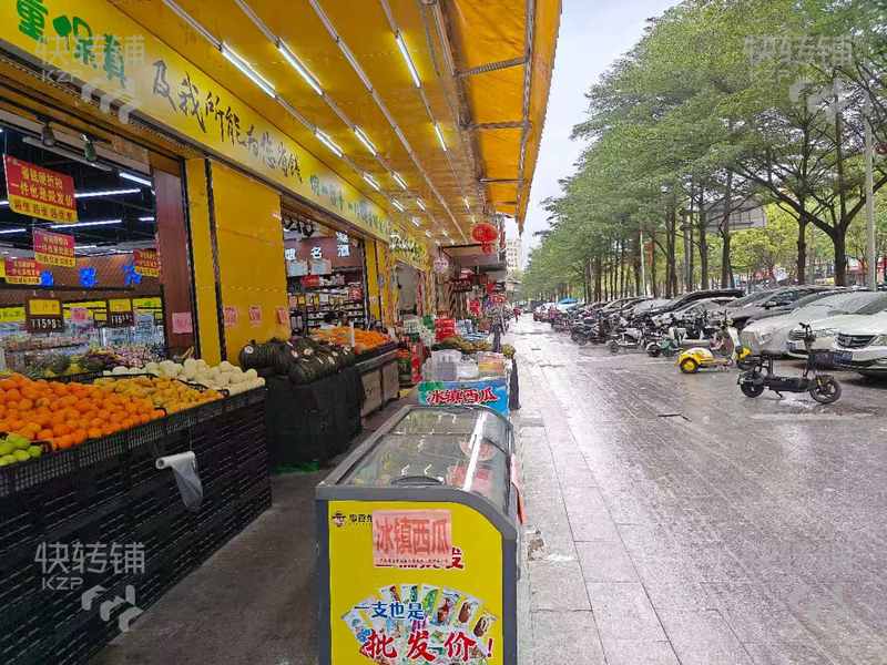 寮步石龍坑路口‘生鮮超市’轉讓 可空轉【處對面維也納酒店，路口處，月營業額45萬左右】