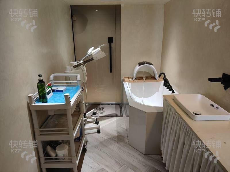 南城西平中心美容院轉讓【處商場、學校、小區旁、裝修100多萬、400多位會員】