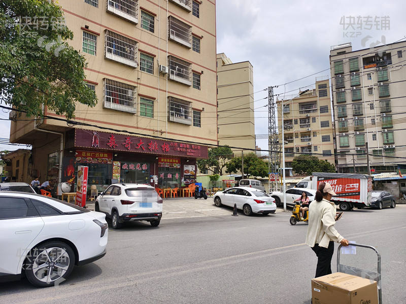 大岭山‘新塘工业区’大排档转让【处美食一条街、工厂、住宅多、固定工厂订餐、门口外摆大】
