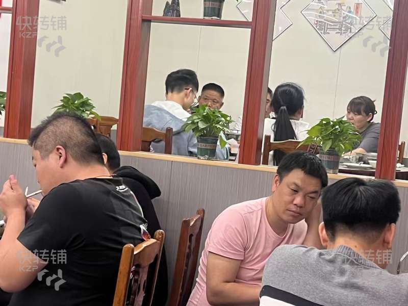 橫瀝‘田坑’餐飲店轉讓【經營長達11年、正對面是工業園科創園、門口公交站、周邊住宅集中】