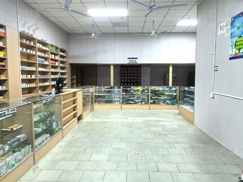 低價(jià)急轉(zhuǎn)！！茶山‘沙墩增盧路’藥店，可空鋪轉(zhuǎn)【緊挨著十字路口，對(duì)面政務(wù)大廳，旁邊商場(chǎng)，附近公寓住宅】