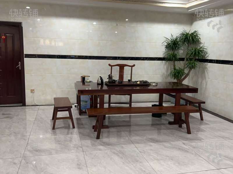 大嶺山石大路新塘‘沐足店’轉(zhuǎn)讓【新塘市場(chǎng)，公寓住宅環(huán)繞，購(gòu)物廣場(chǎng)，夜市街，專門(mén)停車(chē)場(chǎng)】